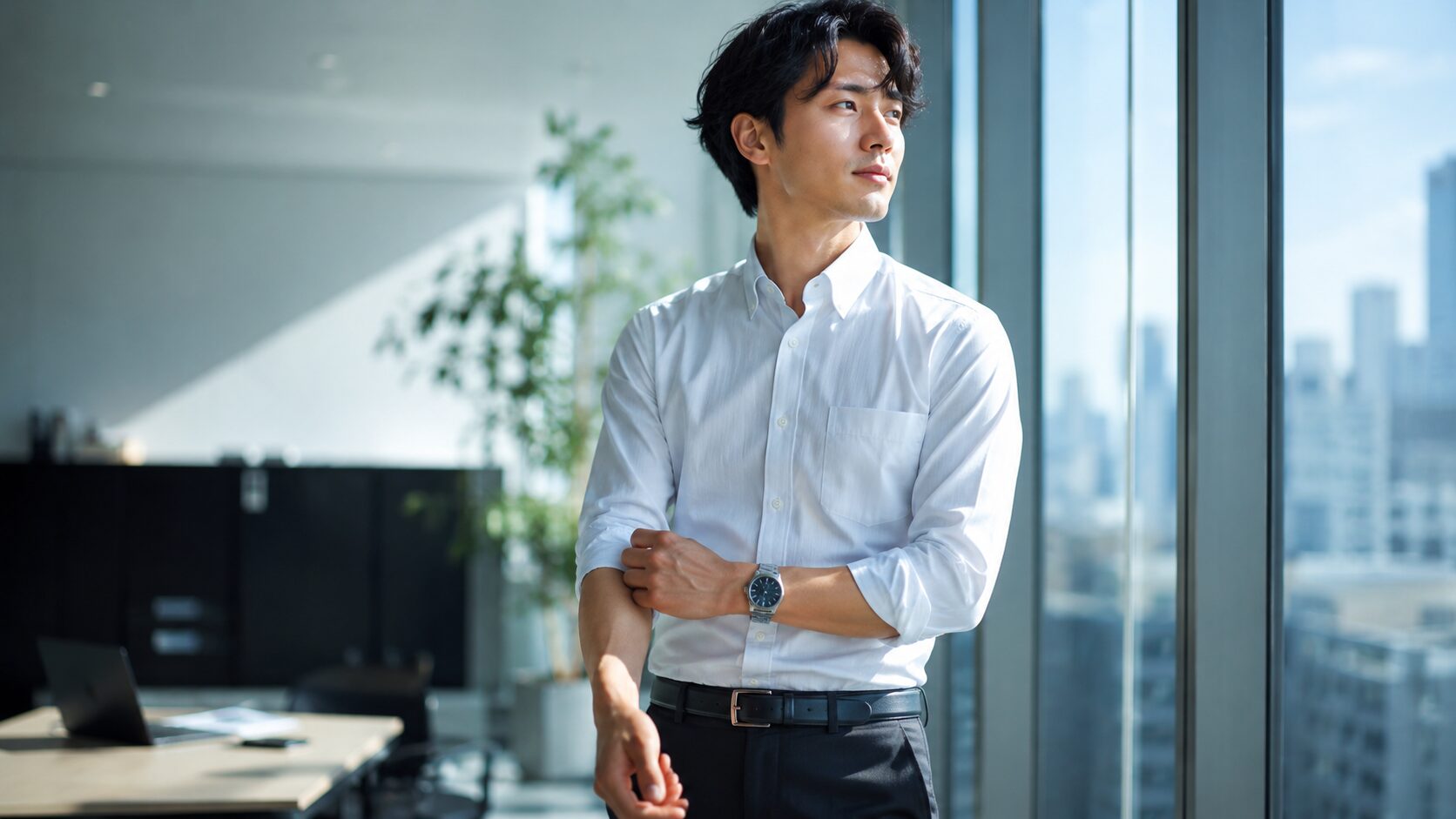クールビズで腕まくりはOK？失敗しない夏の服装術