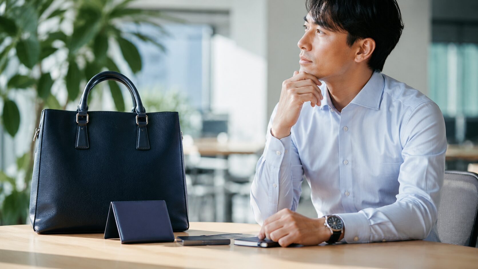 クールビズの名刺入れのしまう場所と正しいマナー解説