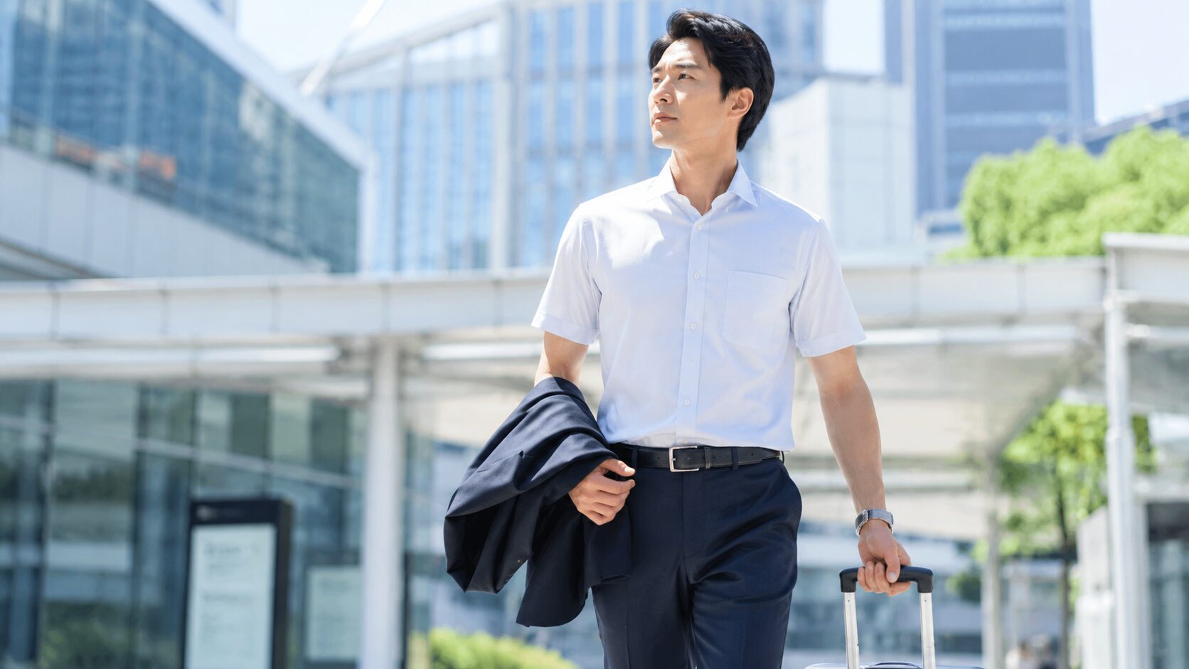 クールビズ出張の服装マナーと汗対策完全ガイド