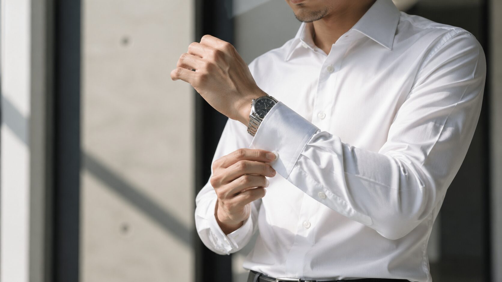 ワイシャツの袖ボタンはどっちが正解か徹底解説